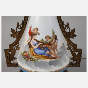 Großer Lampenfuß mit Amoretten