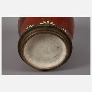 Große Berliner Lackvase mit Chinoiserien