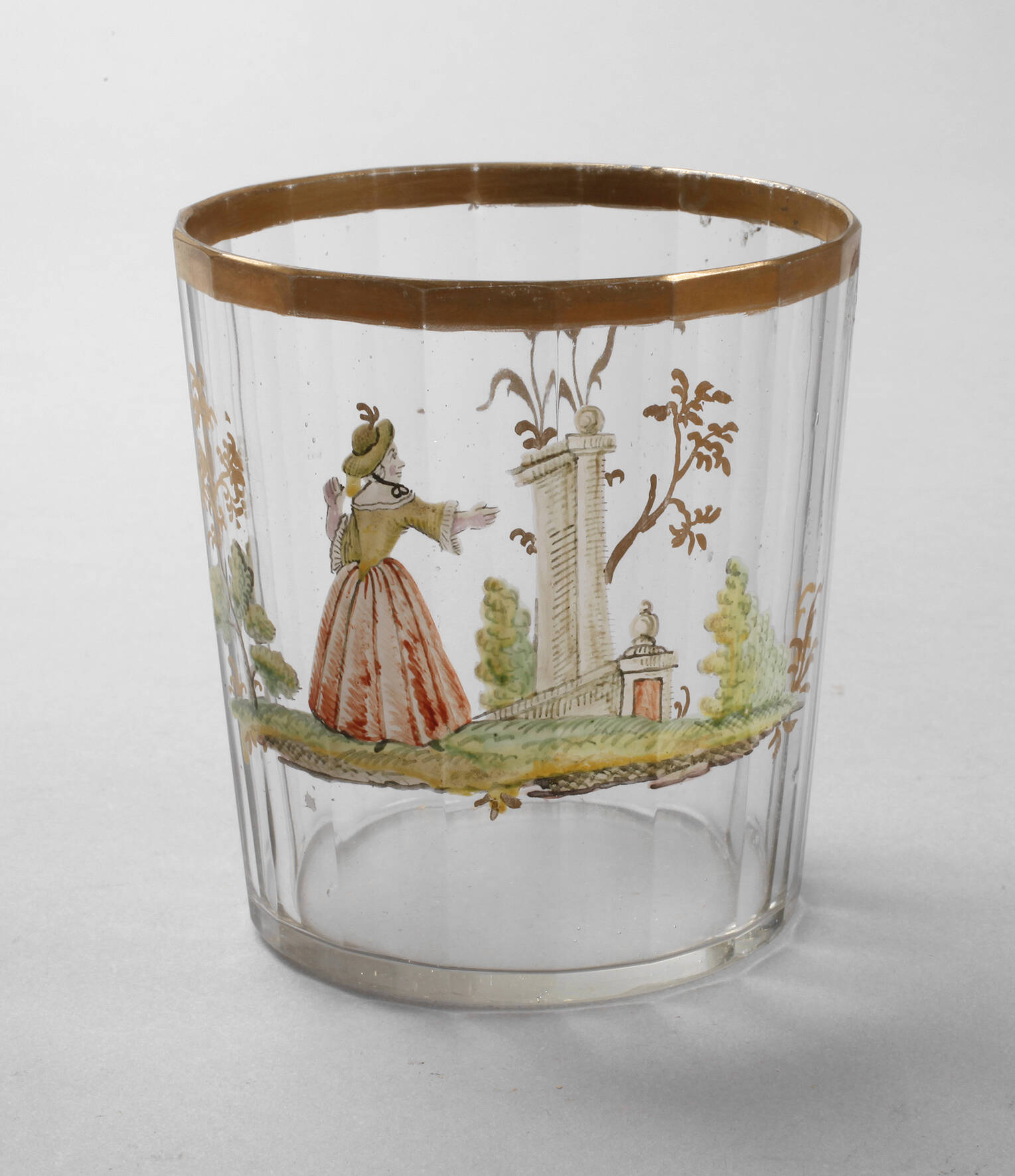Trinkglas mit figürlicher Emailmalerei