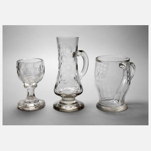 Drei Kugelschliffgefäße