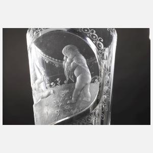 Pokalglas mit Engelsmotiven