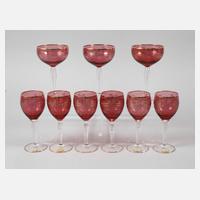 Sechs Weingläser und drei Sektschalen111