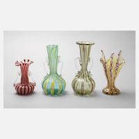 Murano vier Vasen mit Zanfiricostäben111