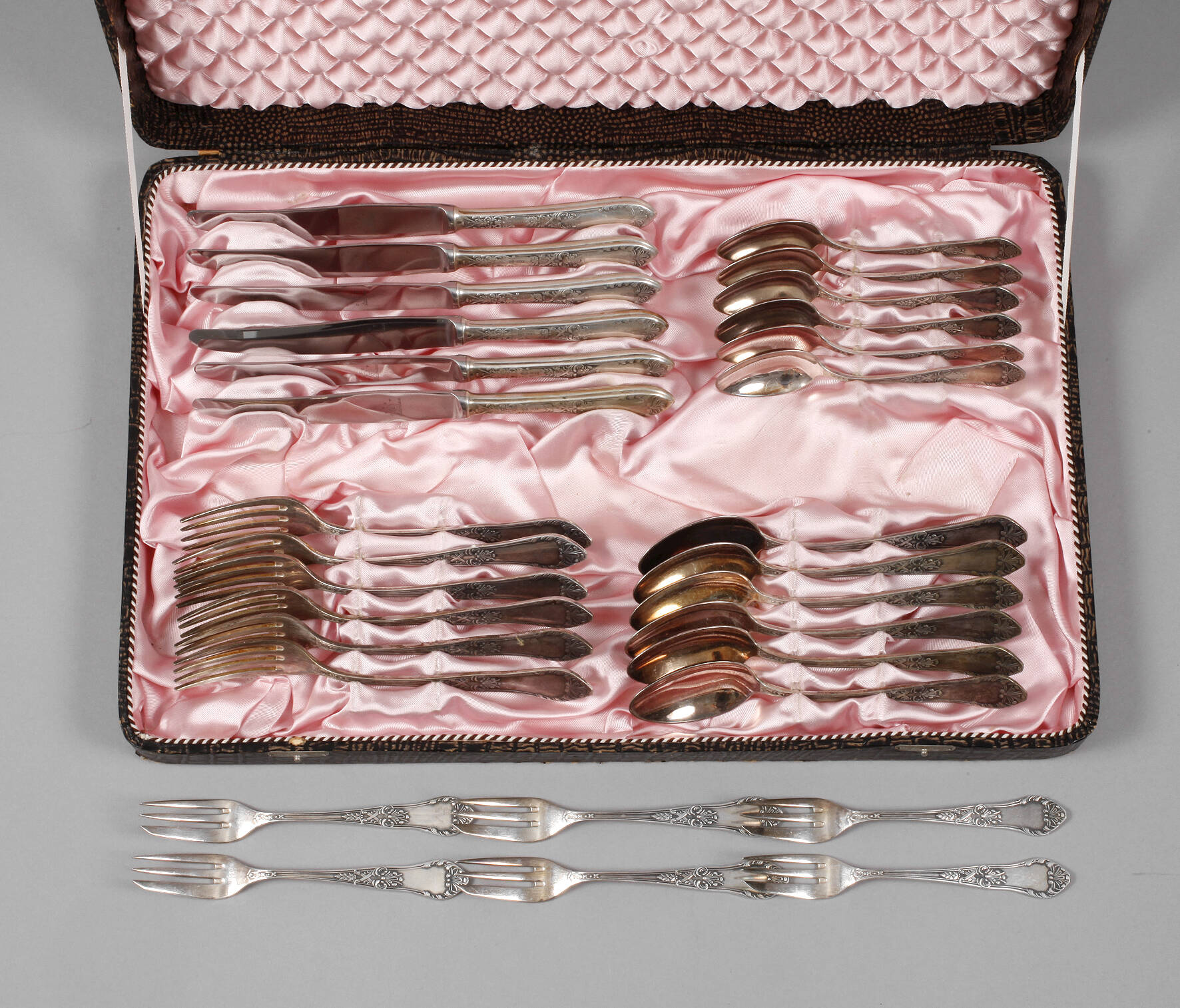 Silberbesteck im Kasten