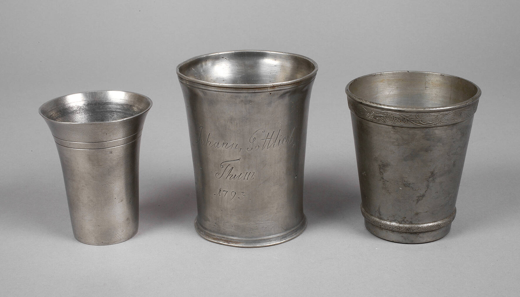 Drei Zinnbecher