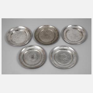 Fünf Speiseteller Zinn