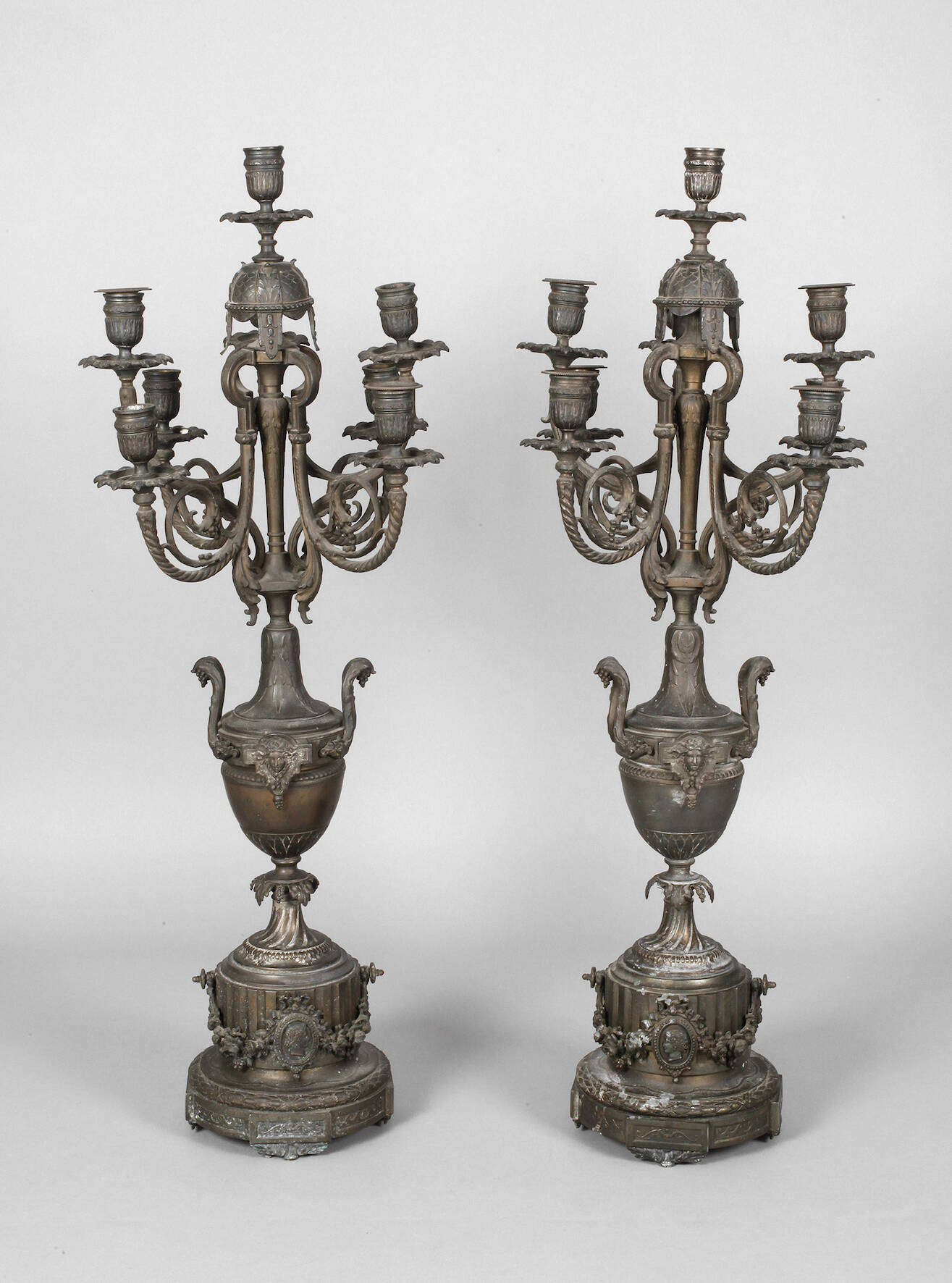 Paar übergroße Standkandelaber Historismus