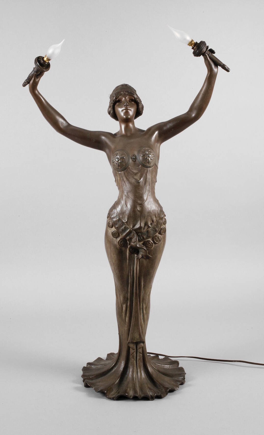 Lucien Alliot, figürliche Salonlampe