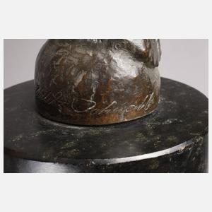 Hilda Schnabl, Stehender