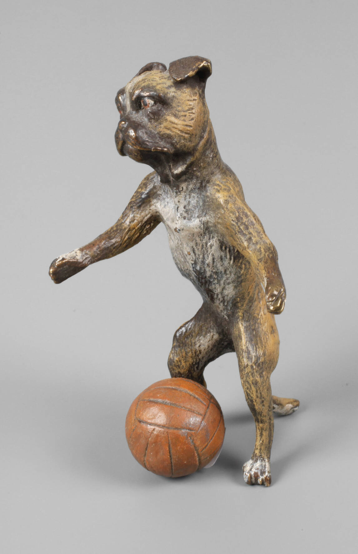 Wiener Bronze Hund mit Ball