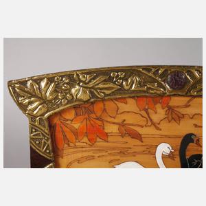 Jugendstilrahmen mit Applikationen