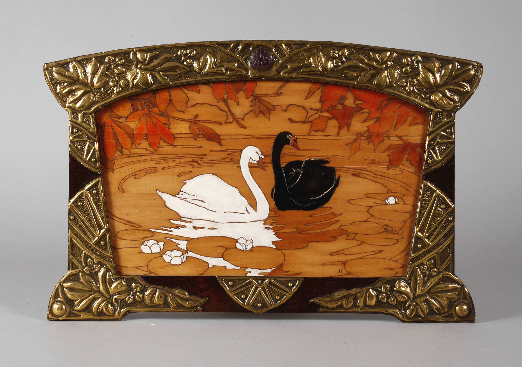 Jugendstilrahmen mit Applikationen