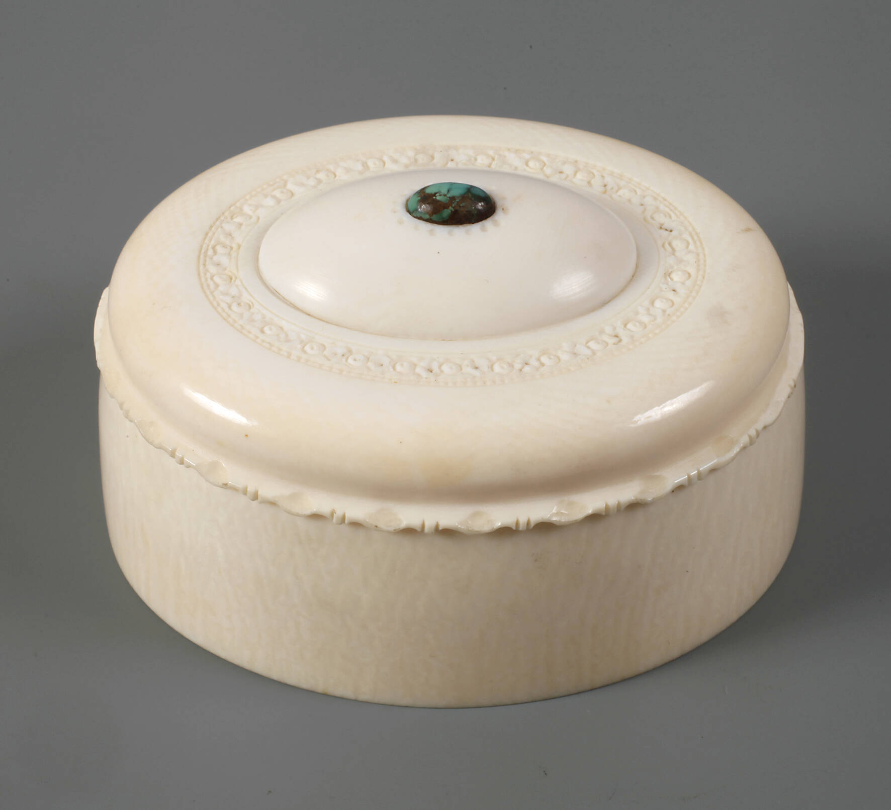 Elfenbeindose Jugendstil