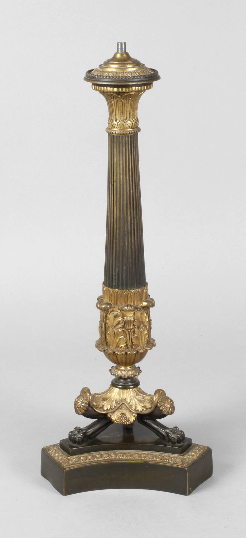 Neoklassizistischer Lampenfuß