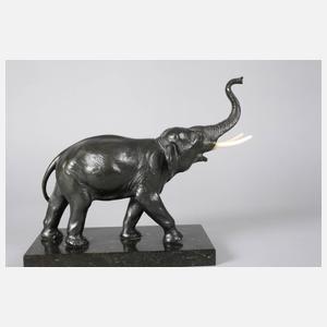 Schreitender Elefant