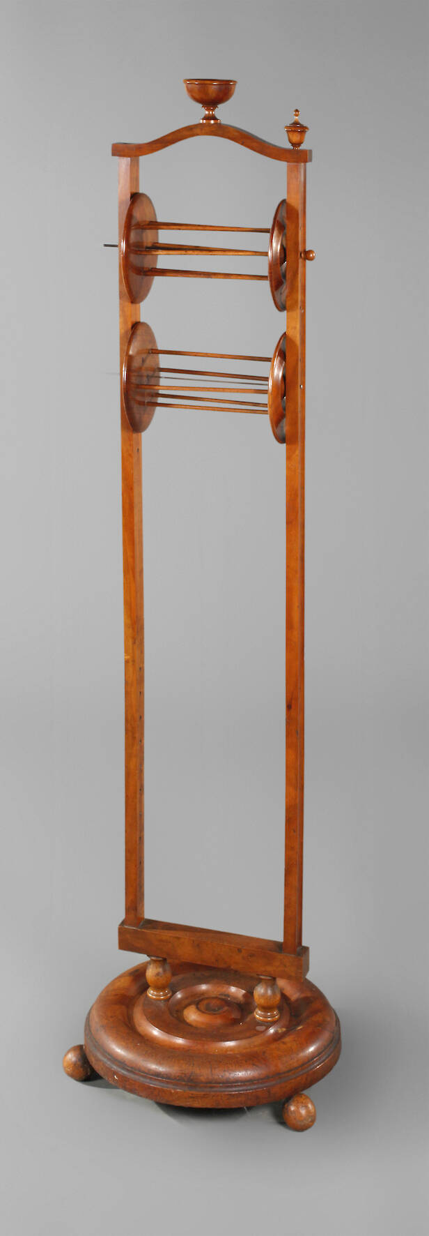 Biedermeier-Garnrollenhalter