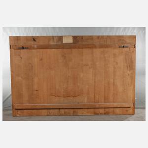 Übergroße geschnitzte Wandplatte