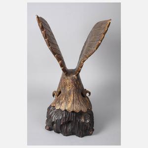 Große figürliche Schnitzerei