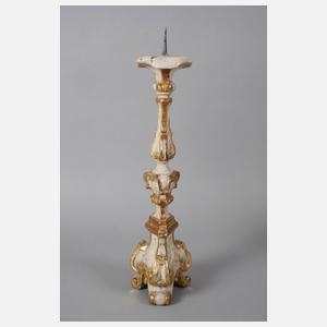 Zwei geschnitzte Altarleuchter