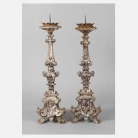 Paar geschnitzte Altarleuchter111