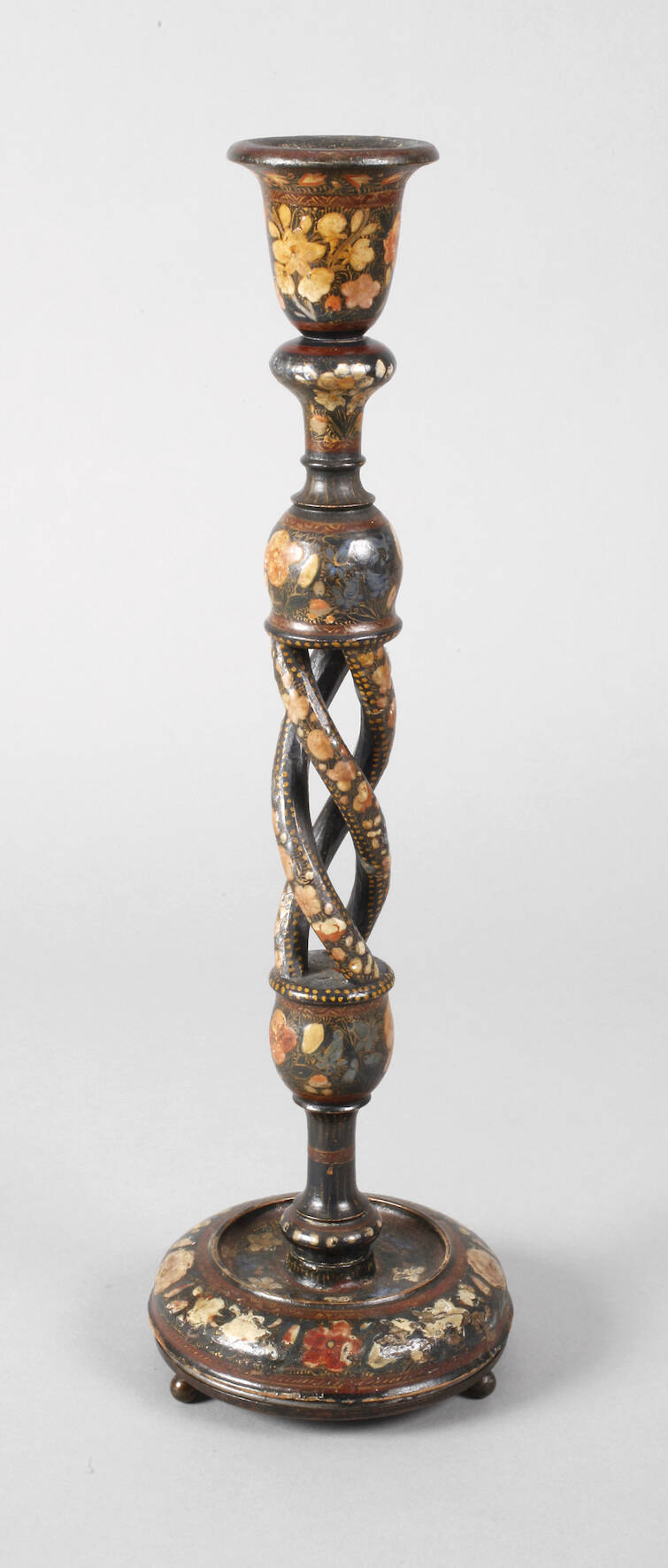 Geschnitzter Leuchter