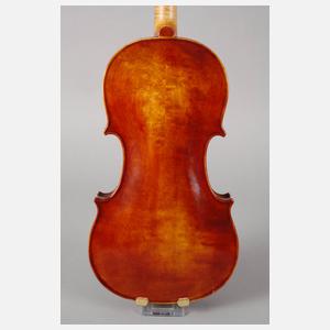 Meistervioline Mathias Heinicke im Etui