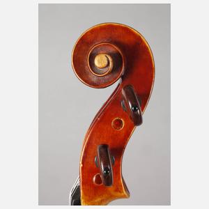 Meistervioline Mathias Heinicke im Etui