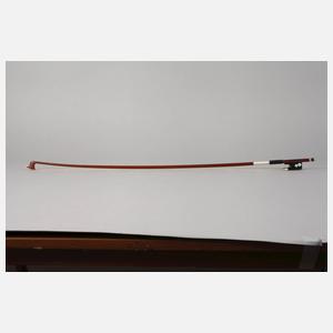 Meistervioline Mathias Heinicke im Etui