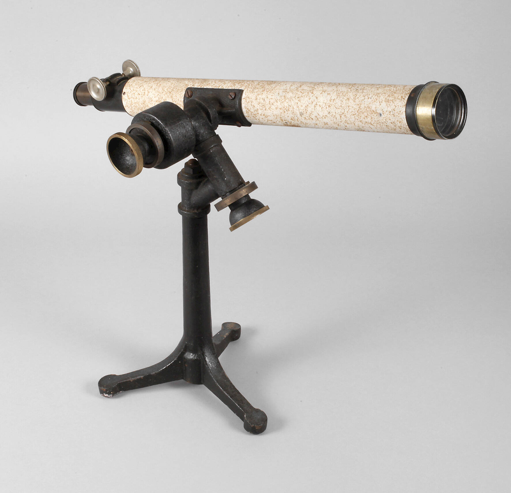 Astronomisches Fernrohr