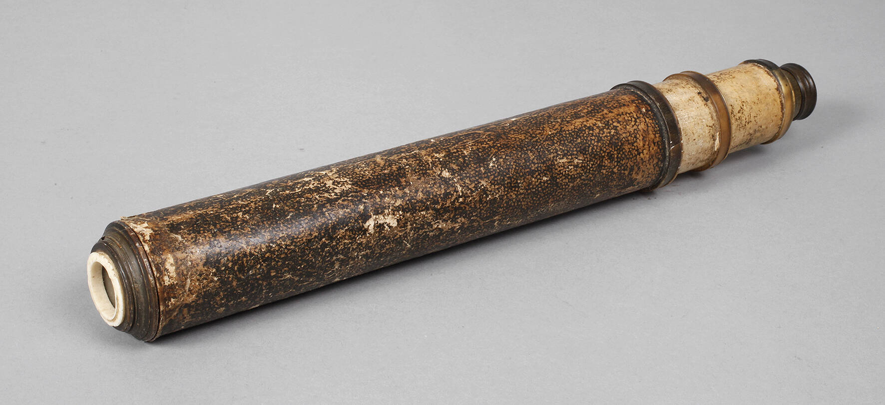 Barockes Teleskopfernrohr