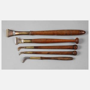 Fünf Vergolderwerkzeuge