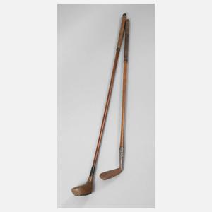 Zwei Golfschläger
