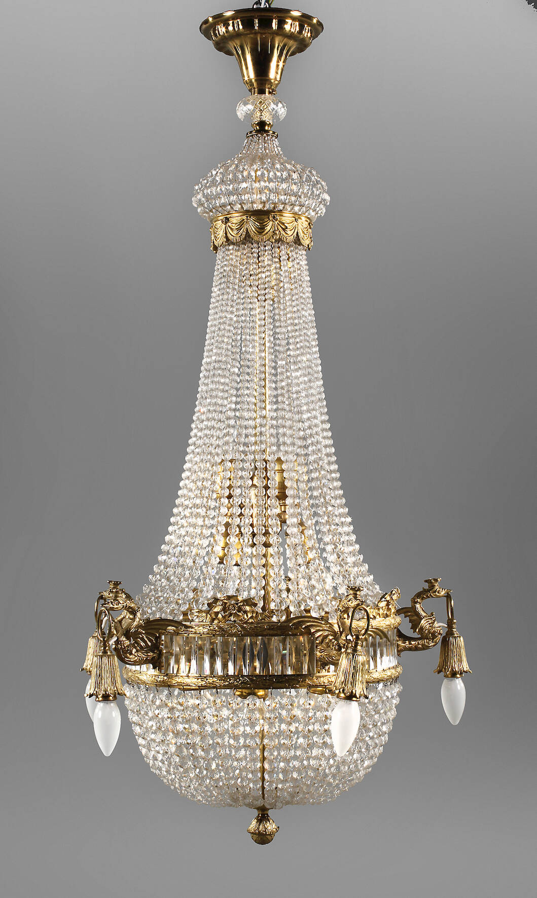 Großer Kristalllüster