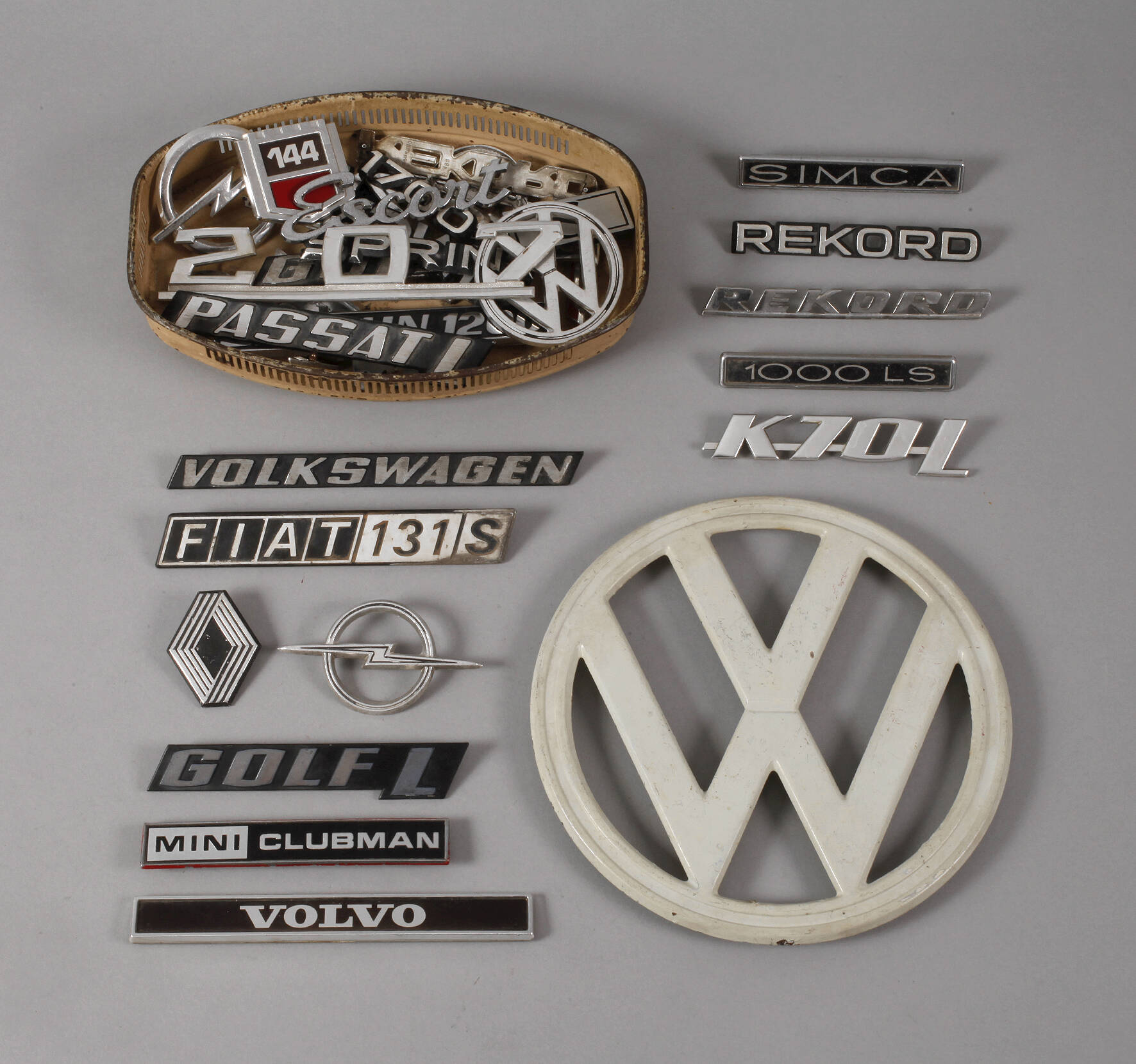 Konvolut Embleme und Schriftzüge KFZ