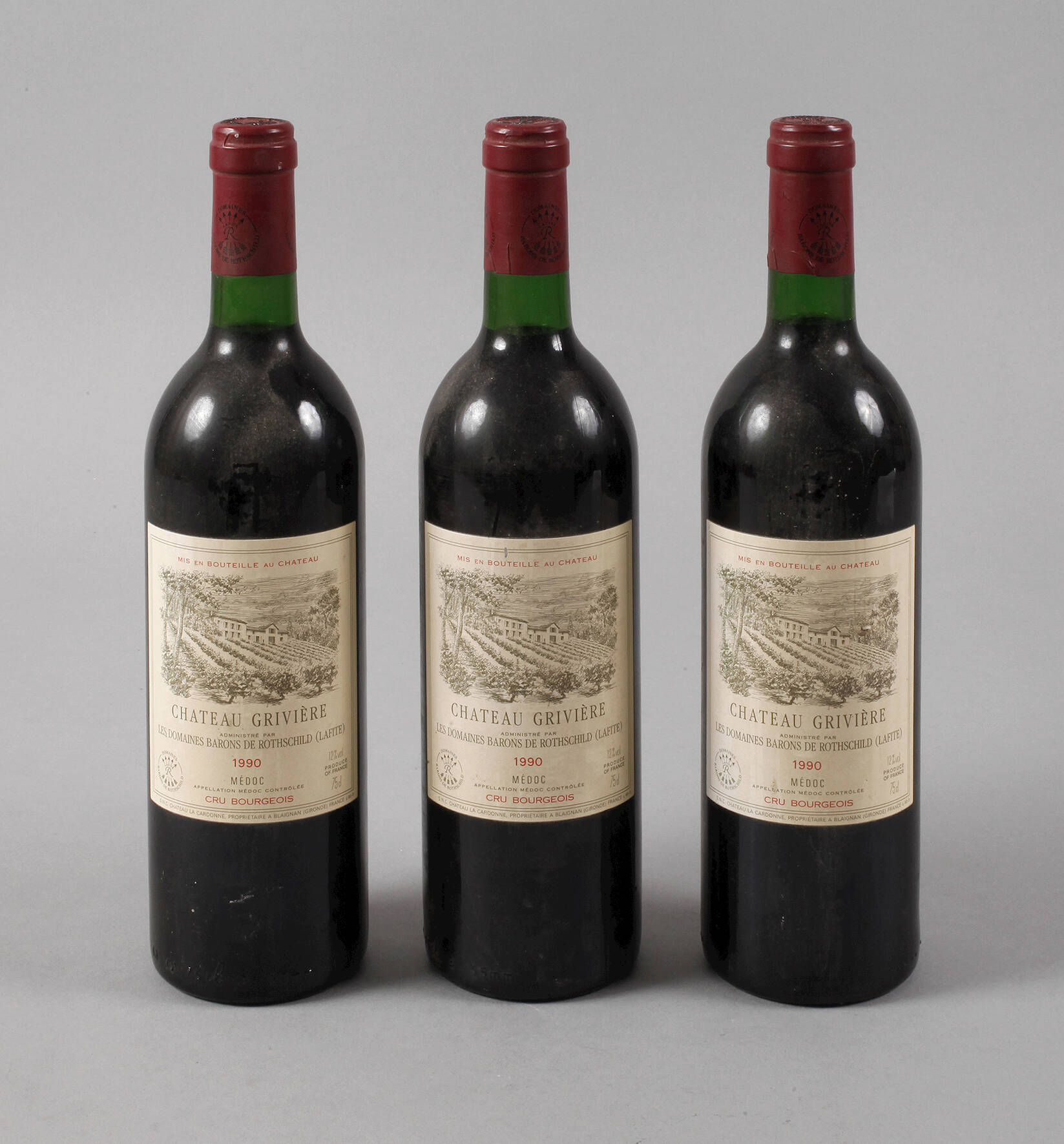 Drei Flaschen Rotwein