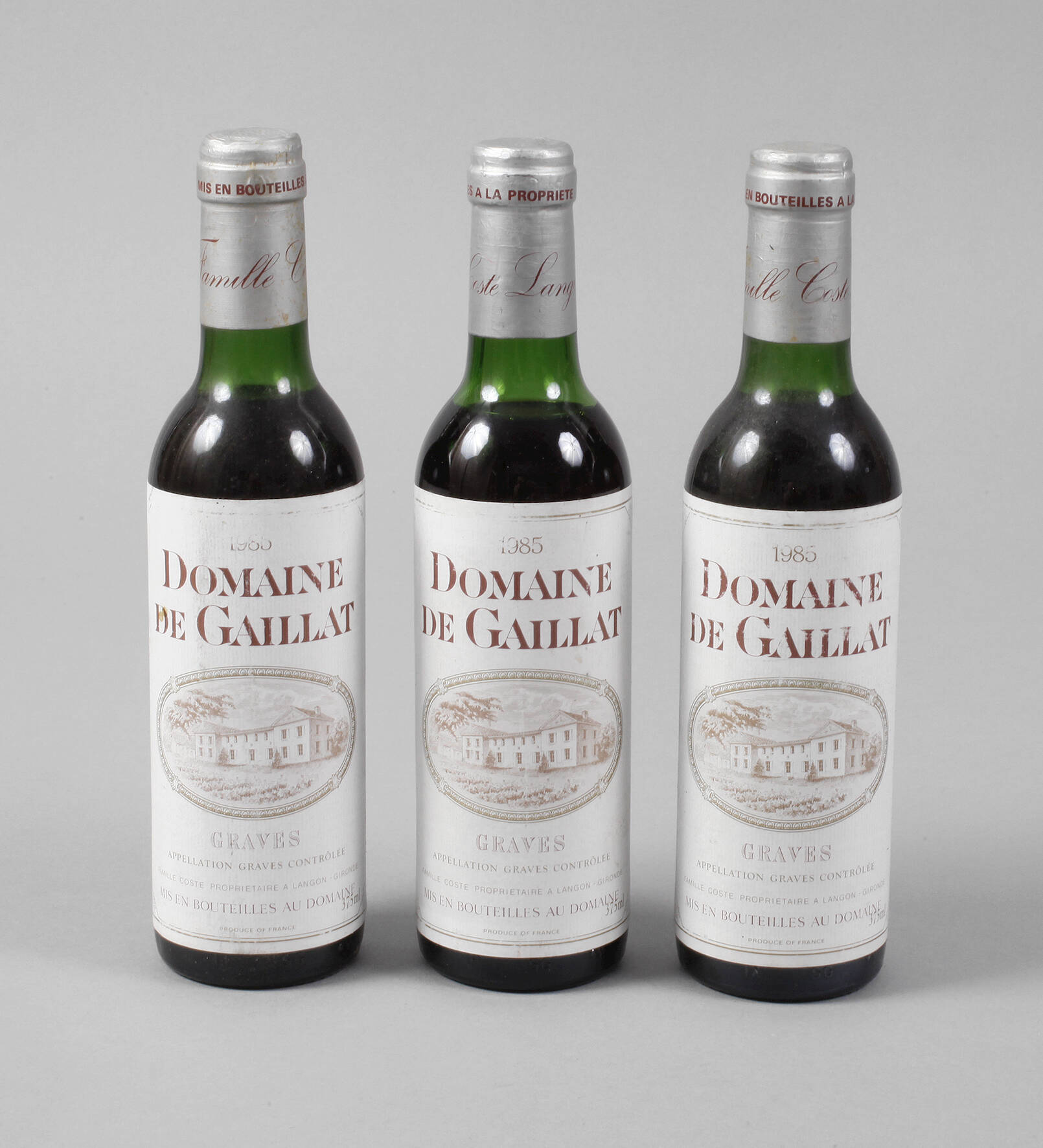 Drei Flaschen Rotwein