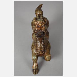 Paar Steinschnitzereien