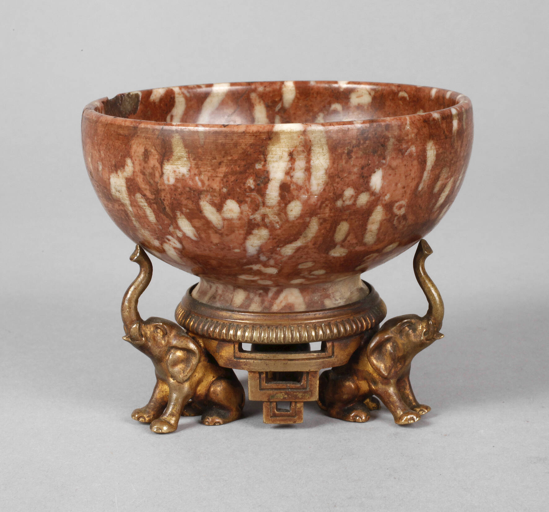 Figürliche Fußschale