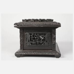 Geschnitzte Schatulle