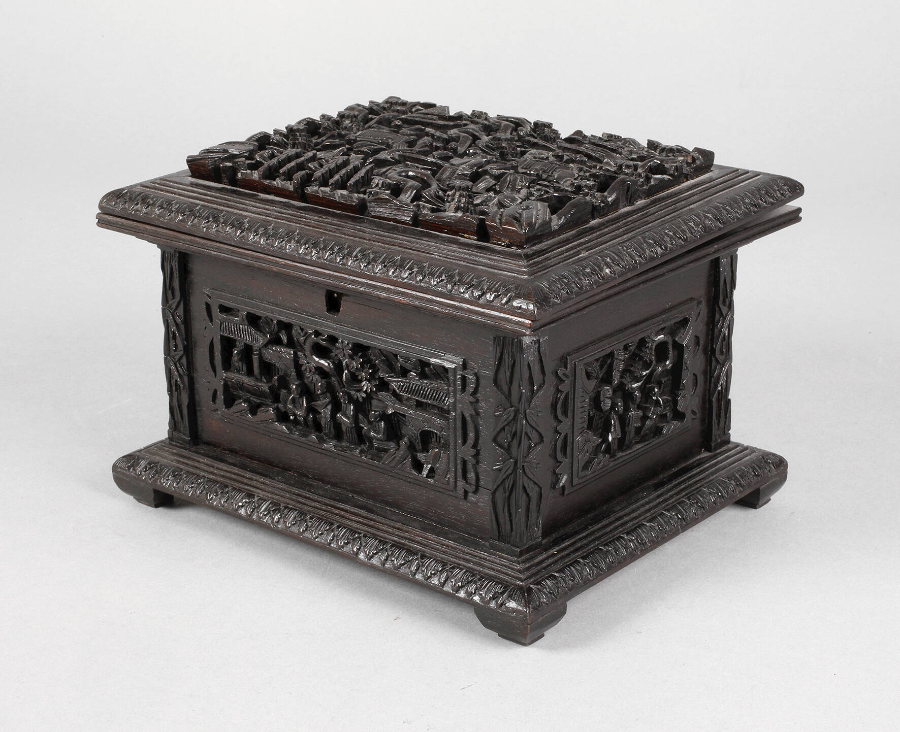 Geschnitzte Schatulle