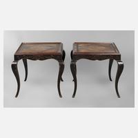 Zwei Beistelltische111