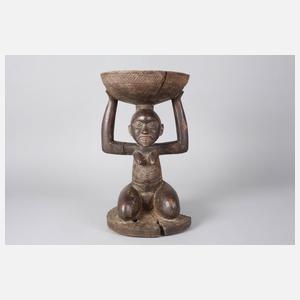 Geschnitzter Sitzhocker