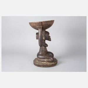 Geschnitzter Sitzhocker