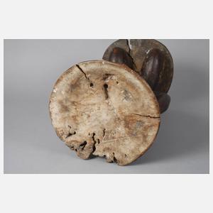 Geschnitzter Sitzhocker