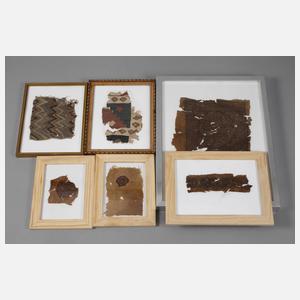 Konvolut gerahmte Textilfragmente