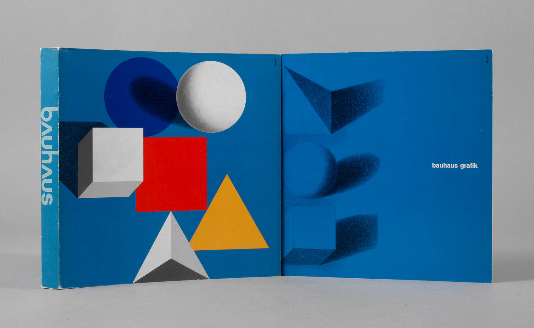 Zwei Kataloge 50 Jahre Bauhaus