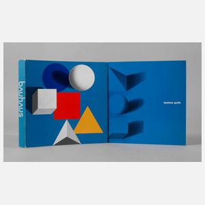 Zwei Kataloge 50 Jahre Bauhaus