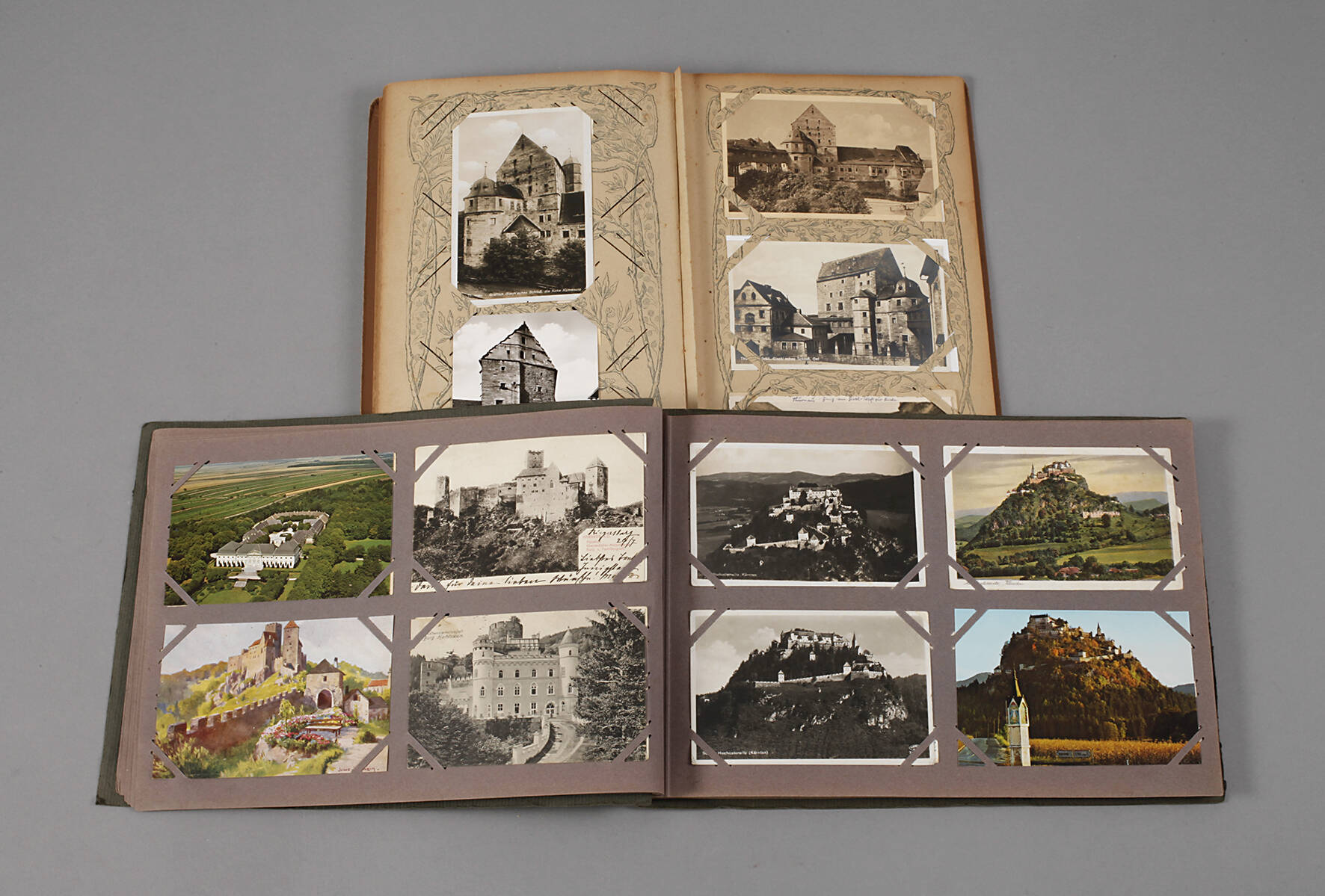 Paar Ansichtskartenalben Burgen und Schlösser