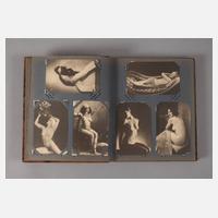 Erotisches Postkartenalbum111