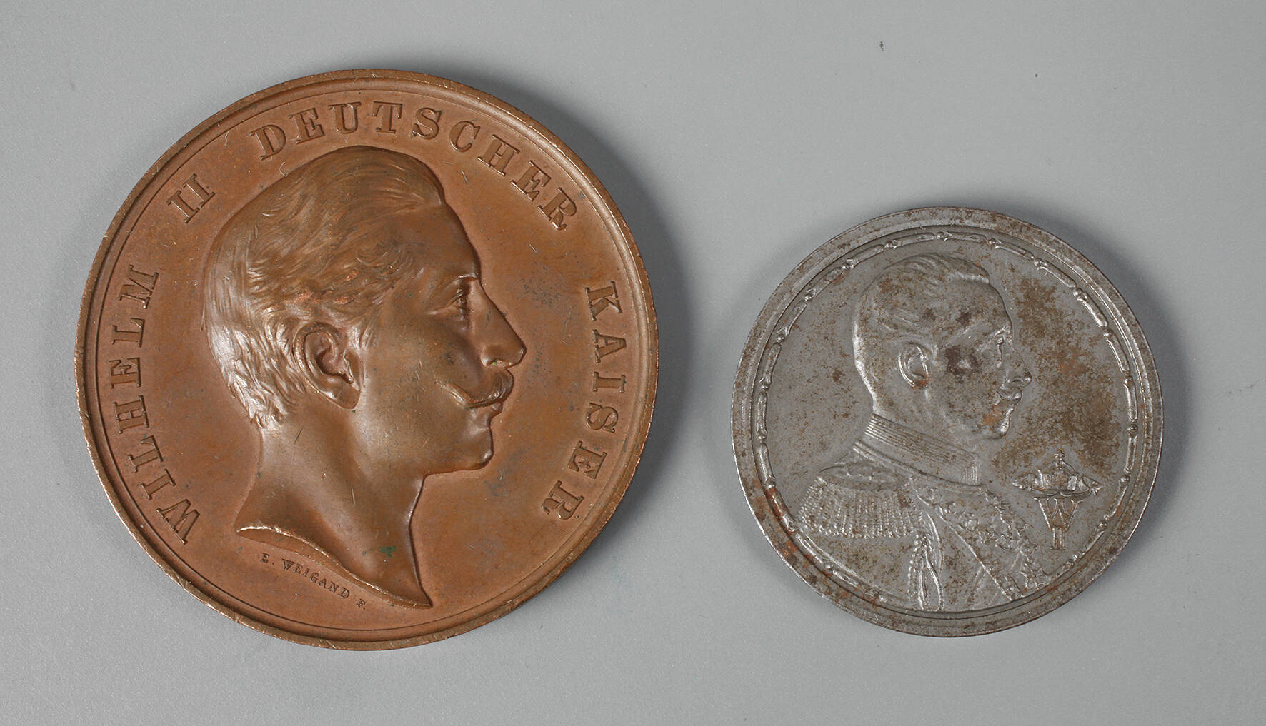 Zwei Medaillen Militär-Brieftaubenwesen